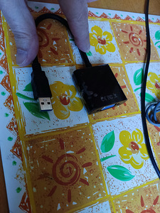 Продается USB-VGA адаптер (1 фото из 1)