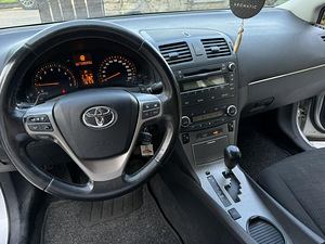 TOYOTA AVENSIS 2010a. (7 foto / 9)