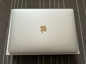 Väga heas korras 2019 Macbook Air (3 foto / 6)