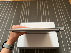 Väga heas korras 2019 Macbook Air (5 foto / 6)