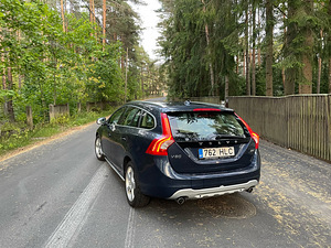 Volvo V60 Summum (4 foto / 12)