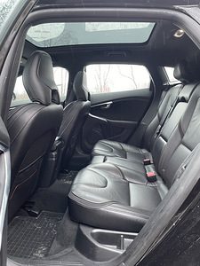 Volvo V40 Ocean Race Intelli Safe Pro 2.0 110kW (6 foto / 12)