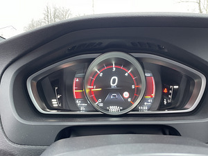 Volvo V40 Ocean Race Intelli Safe Pro 2.0 110kW (9 foto / 12)