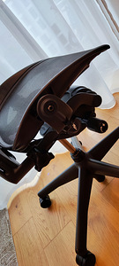 Kontoritool - Herman Miller Aeron Classic (5 foto / 7)