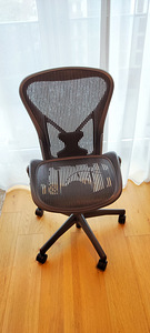 Kontoritool - Herman Miller Aeron Classic (3 foto / 7)