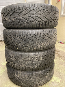 215 70 16 M+S Nokian Hakkapelita R2 SUV 4mm. (1 foto / 1)