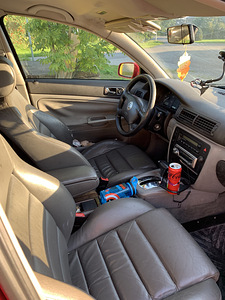 VW Passat 1.9tdi автомат (2 фото из 6)