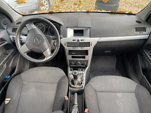 Opel Astra (4 фото из 6)
