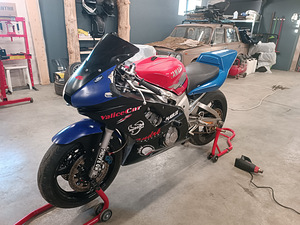 2001 Yamaha yzf-r6 (1 foto / 7)