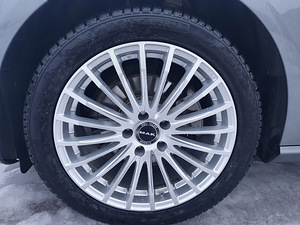 Mercedes-Benz E 220 D (11 foto / 15)
