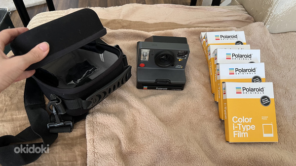 Polaroid OneStep 2 Graphite kaamera + lint Color Film
