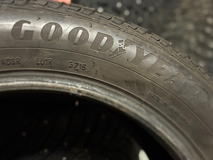 Goodyear Ultragrip Ice 2 215/55R17 (2 foto / 5)