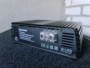 BF INDY S12" 2600W ja Monoblock, pult (7 foto / 8)