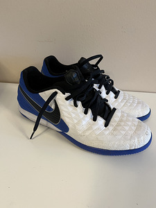 Nike Tiempo saalijalgpalli jalanoud 43 (1 foto / 5)