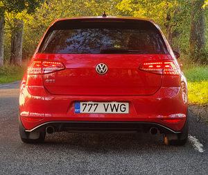 Volkswagen Golf GTI (3 foto / 15)