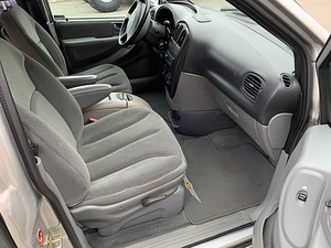 Chrysler Grand Voyager (9 foto / 15)