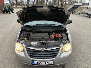 Chrysler Grand Voyager (14 foto / 15)