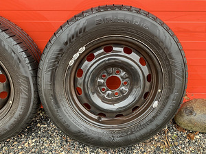 Nokian Wetproof SUV suverehvid 215/65 R16 102H XL (6 foto / 10)