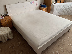 Täispuidust voodi ja madratsid (2 foto / 5)