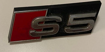 Audi S5 решетка радиатора оригинальная марка 2007-2012 запчасти 353736
