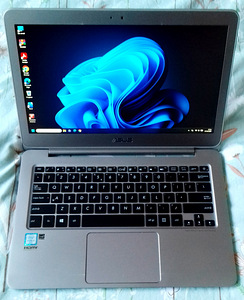 Asus UX306U (1 foto / 5)