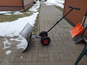 Ratastega lumelabidas (1 foto / 3)