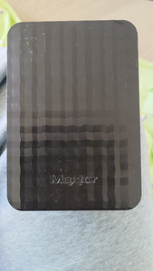 Maxtor 4TB портативный (2 фото из 3)