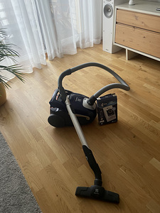 Пылесос UltraSilencer ZUSORIGDB+, Electrolux (1 фото из 2)