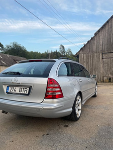 Mercedes Benz 2005 Sport Edition 165kw (5 foto / 10)