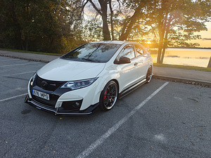 Honda Civic Type R FK 2 (10 foto / 15)