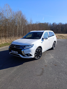 Mitsubishi Outlander (1 фото из 9)