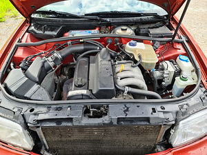 Audi A4 1.6/ 74 kW (8 foto / 10)