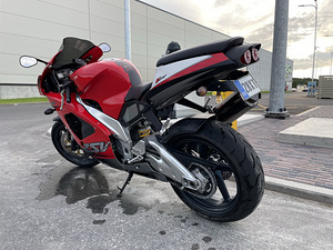 Aprilia RSV Mille V2 92kW (4 foto / 6)