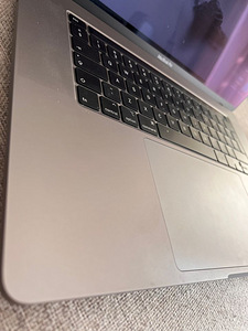 Macbook Pro 16" 512GB (4 foto / 5)