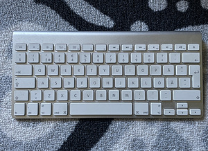Apple Wireless Keyboard A1314 (1 foto / 3)