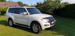 MITSUBISHI PAJERO INSTYLE NAVI PLUS AT 3.2 DI-D 140kW (2 foto / 8)