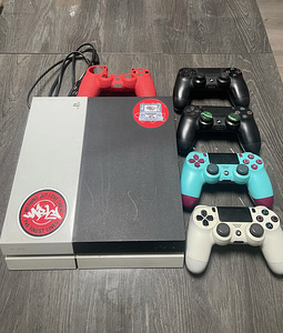 Playstation 4 + 4 консоли + 5 игр (2 фото из 3)