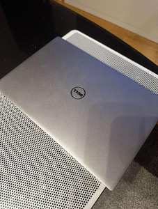 DELL XPS Intel Core i7 (6 foto / 6)