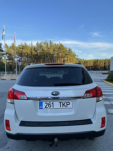Subaru Outback 2.0 110kW, 2014 (3 foto / 13)