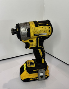 Dewalt DCF 883 аккумуляторная отвертка + аккумулятор 2 Ач (1 фото из 2)