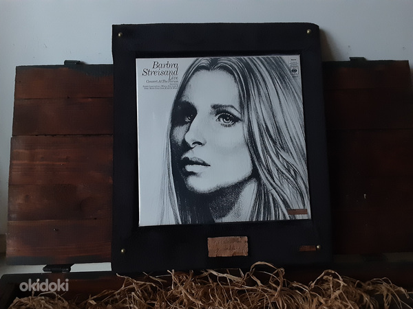 Пластинка Barbra Streisand "12" с автографом FS51T429 (фото #3)