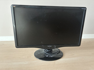 Monitor (1 foto / 4)