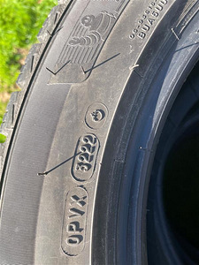 Michelin X-Ice Snow 205/55 R16 (4 foto / 4)