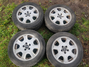 Оригинальные легкосплавные диски Volvo 5x108 с зимними шинам (1 фото из 4)
