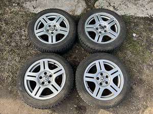 5x112 Volkswagen Passat 16" оригинальные диски с резиной (1 фото из 10)