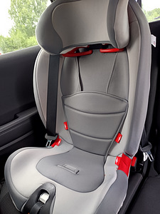 Chicco Gro-up 123 (9-36 kg) автокресло (1 фото из 4)