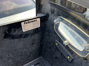 Шредер Fellowes (4 фото из 5)