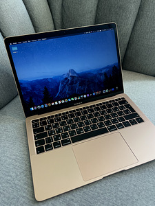 MacBook Air (13” 2018) / 1.6 GHz / 8GB / 128GB (2 foto / 10)