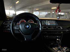 BMW 740 (9 фото из 14)