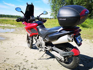 Mootorratas Cagiva Gran Canyon 900 EFI (3 foto / 10)